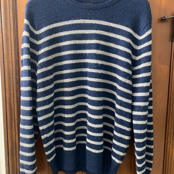 J.Crew Merino Wool Sweater (Men's Size Large) - Picture 2 of 6